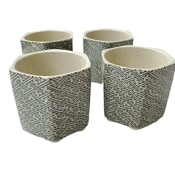 Set of 4 Asian tea cups ceramic waffle print - Picture 1 of 6